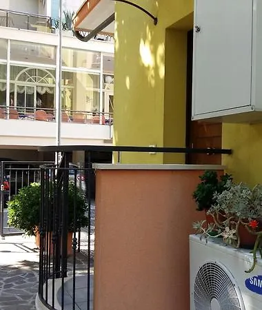 Appart hôtel Désirée *