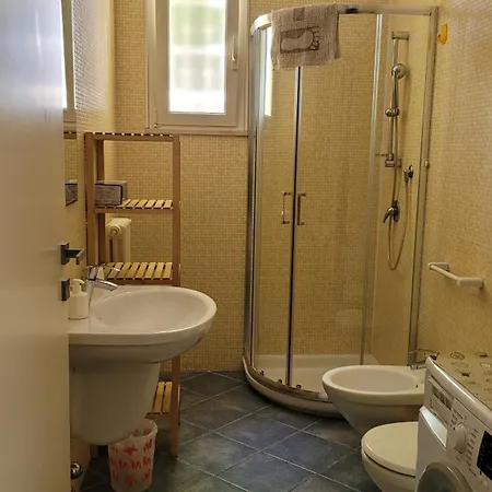 شقة فندقية Desiree 4*
