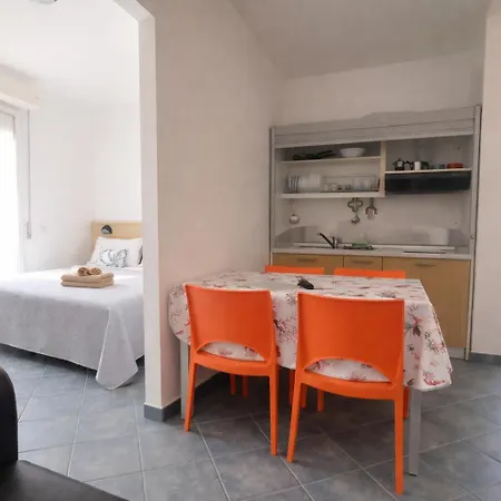 Desiree 4* ريميني