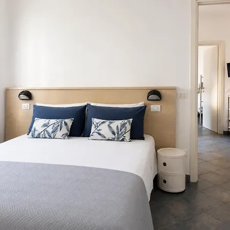 شقة فندقية Desiree 4*