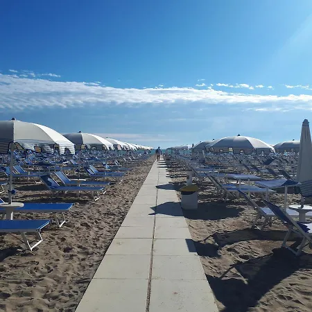 Apart-hotel Desiree 4*