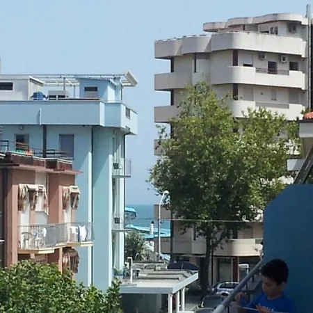 Désirée Apartahotel *