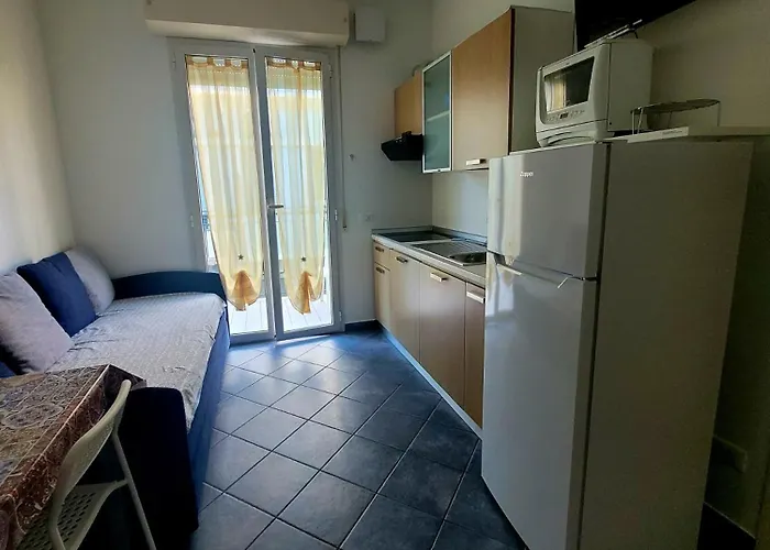Aparthotel Desiree 4*